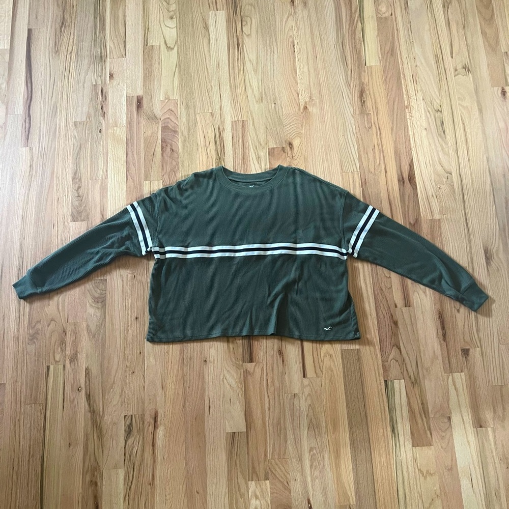 Hollister Army Green Long Sleeve Boyfriend Tee Size MEDIUM